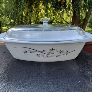 Vintage Pyrex Golden Honeysuckle Deep 2 1/2 QT Covered Casserole Dish